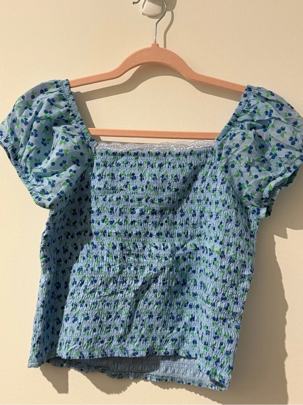 Hot Topic Light Blue Floral Smocked Crop Top %100 Cotton - Picture 4 of 5
